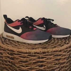 Nike (men’s) sneakers